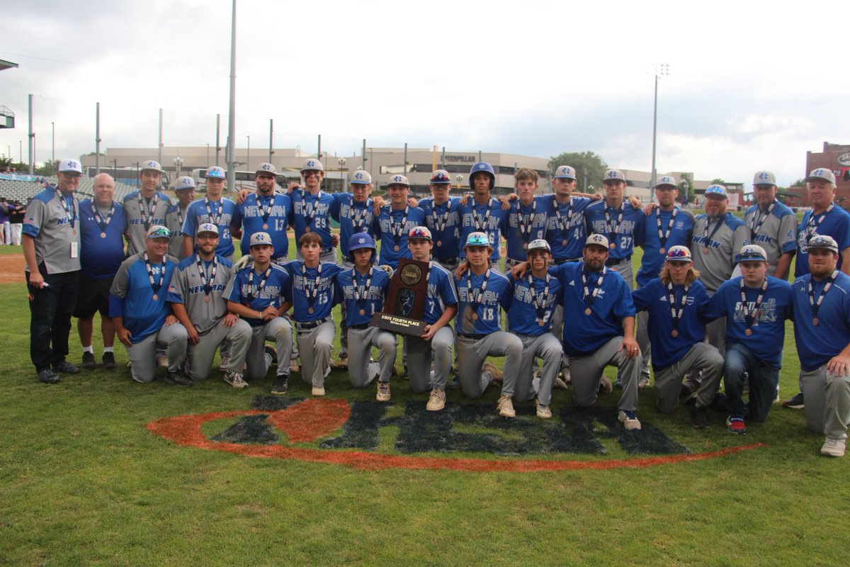 comets_baseball's tweet photo. Newman Comets                          Class 2A 2024 4th place ⁦@NewmanCCHS⁩ ⁦@PrepBaseballIL⁩ ⁦@BTunink⁩ ⁦@rivercountrysam⁩ https://t.co/G0wJreD1f4