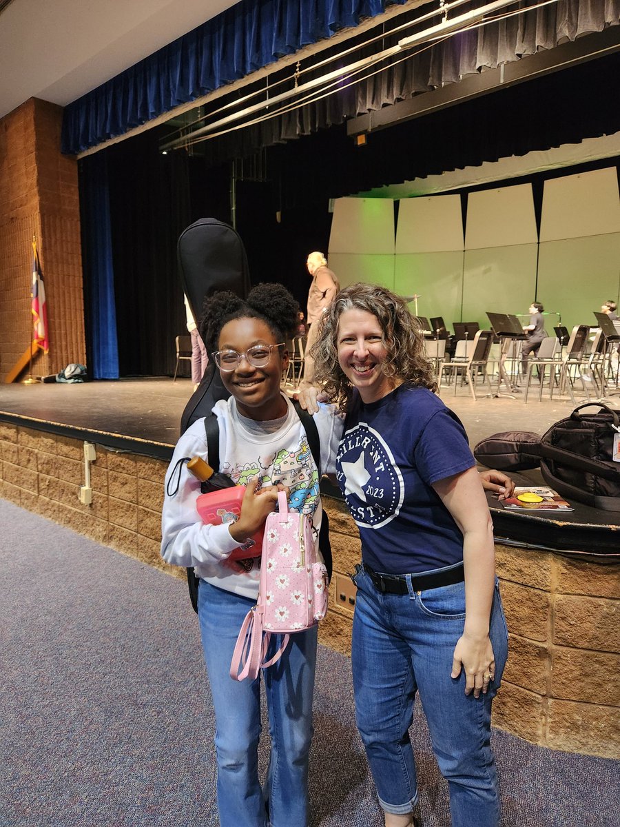kdoug_scitech's tweet photo. Late post, but thank you to the @aliefFineArts dept for your Orchestra camp. My cello player had a blast. And a big thank you to Ms. Wells @MillerMavsAISD she started the year playing hot cross buns and ended the year making beautiful music thanks to your direction! https://t.co/S2EeIOT1rU
