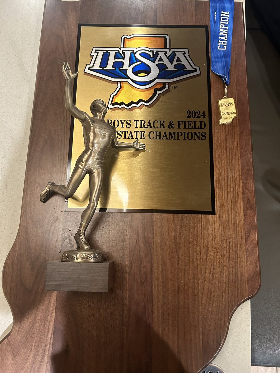 FHSTigers's tweet photo. Great Day to be a Tiger https://t.co/AOPz4frGti