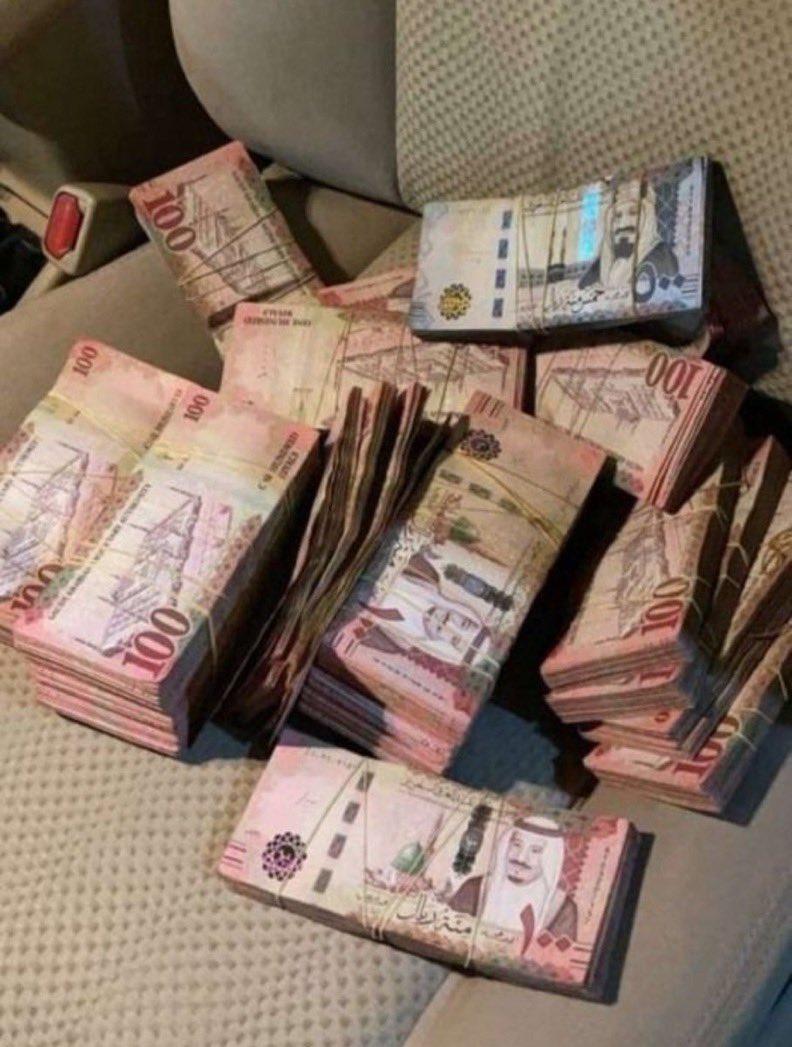 مٌدِيَرَ مٌكِتْبّ سِمٌؤالُامٌيَرَ الُوَلُيَدِ (@mundiara_a) on Twitter photo 