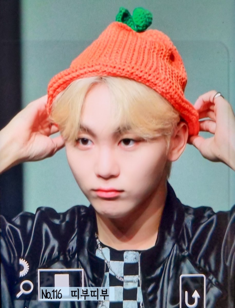 tiny seungkwan tweet media