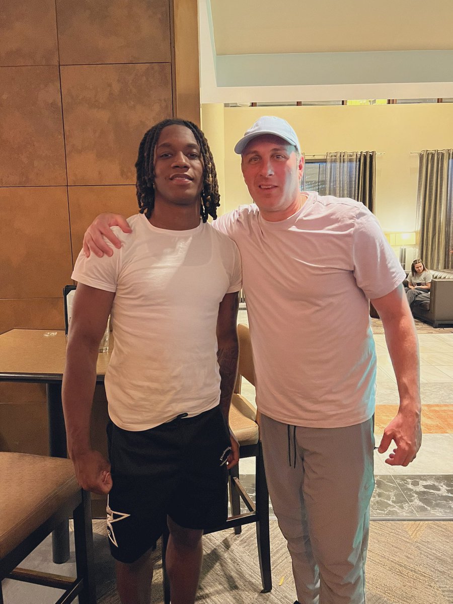 Always great to see my man <a href="/S3Jakai/">jakai.s3</a> , someone is going to get themselves a steal. But more importantly a loyal , hardworking, genuine person. #AllLove #Loyalty #Winner