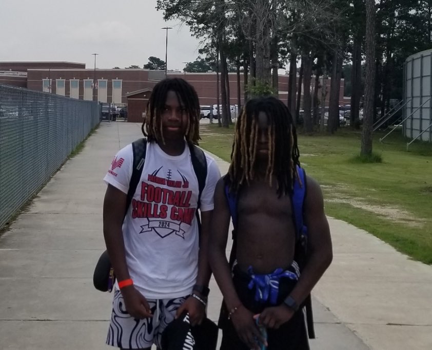 calebbarton2028's tweet photo. camp was great, good work with @PatrickTaylorJr learned some new stuff💯 https://t.co/XzZd4SQshg