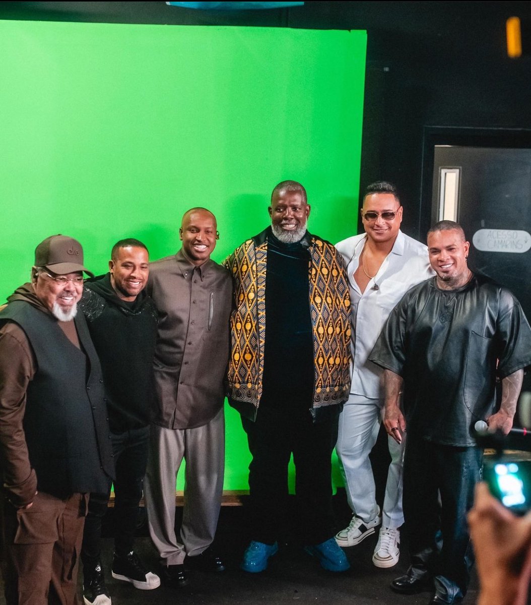 opsitony's tweet photo. Que programa, que encontro! 😍🔥
Obrigado #AltasHoras 
#pagode #musica https://t.co/zMxXrhUWXD