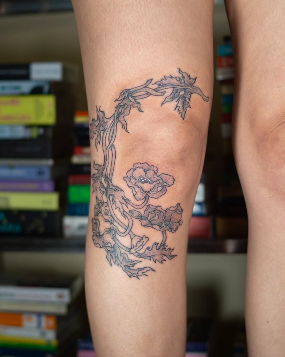 drawinglang's tweet photo. Vintage flora knee tattoo 💖✨ (ALL HANDPOKED!)

#handpoke #tattooph #manilatattoo https://t.co/An40disHFW