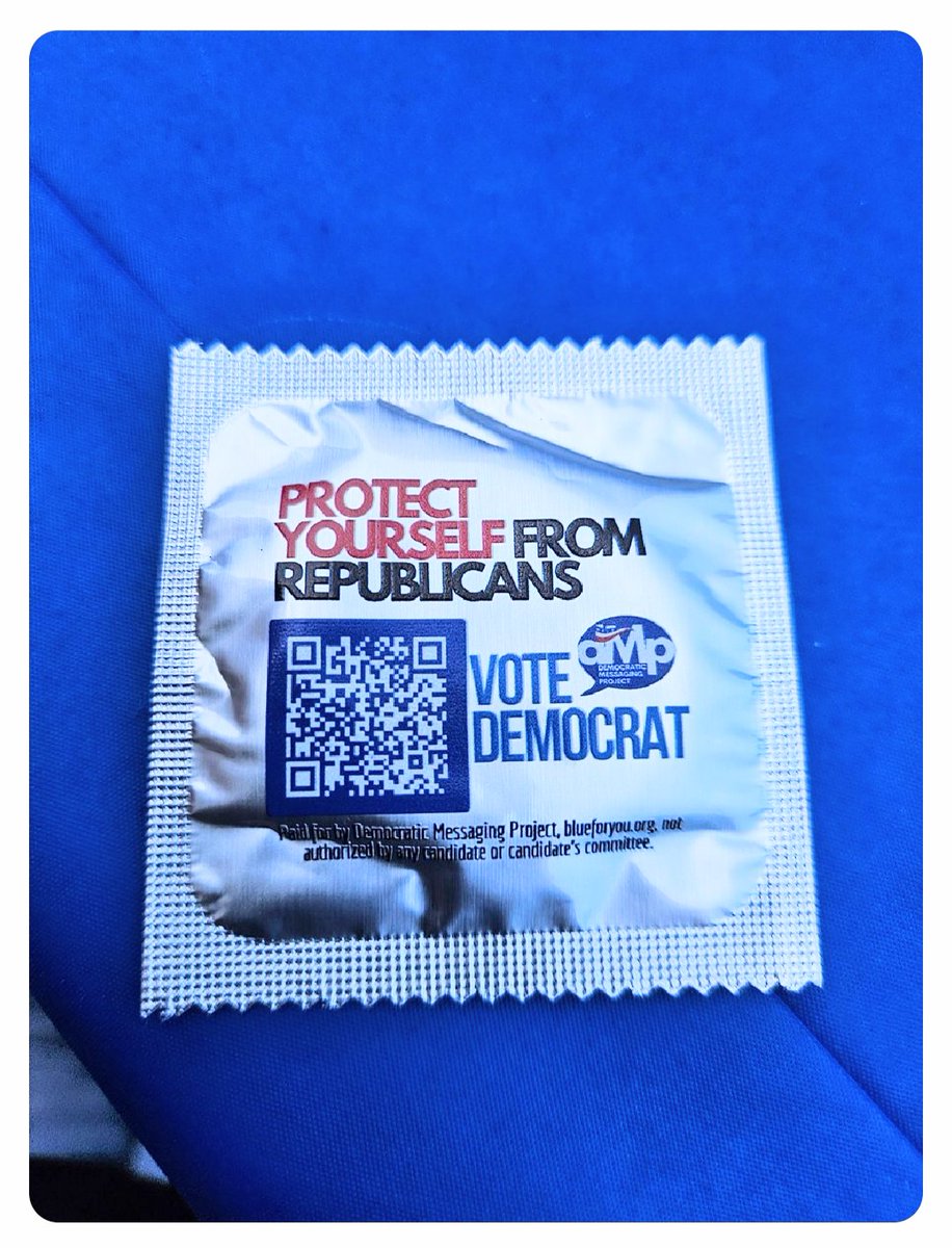 JennyStephens52's tweet photo. Didn't attend #Beaconfest today?
L👀k what you missed!
➡️ #FreeCleverCondoms
Keep an 👁️ out for @Dem_Messaging & watch them help flip #PA01 🌊🌊🌊
Thanks @IndivisibleBUX for the 📸 and please support @BucksCoBeacon b/c where else are you going to find stuff like this? https://t.co/dHP1FFBtij