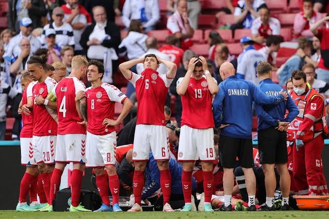 stravenues's tweet photo. Minkot sendiri ada 1 momen yang cukup memorable walaupun bukan dari sisi sepakbola.

Waktu Euro 2020, di pertandingan Denmark vs Finlandia, ada insiden Christian Eriksen kolaps di lapangan. Tapi, ga lama habis itu, dia pulih dan udah ada di rumah sakit

Momen menariknya adalah bagaimana tata kota Kopenhagen bisa menyelamatkan nyawa seseorang.

[A THREAD]