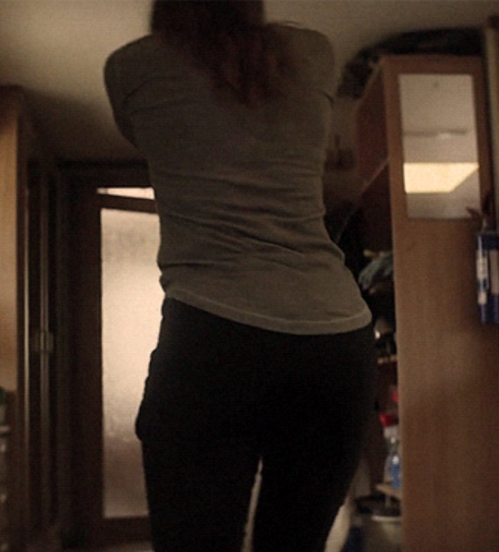 ruinedwidow's tweet photo. who has a bigger ass? 

me (correct answer) or my sister? (wrong answer) https://t.co/SOqiCaXl38