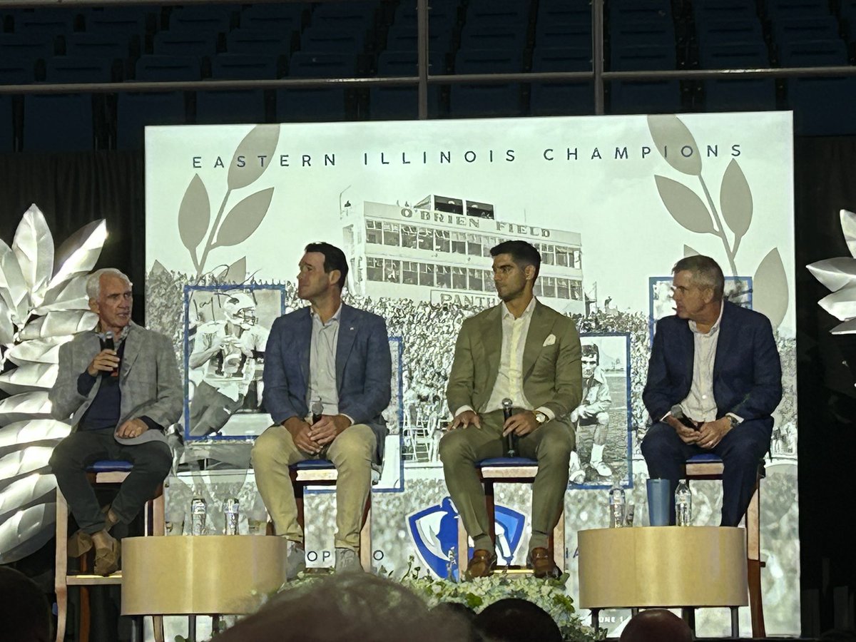 227Dean's tweet photo. @AdamSchefter Proud to be an alumni! What a great event! https://t.co/46vGmZoQyF