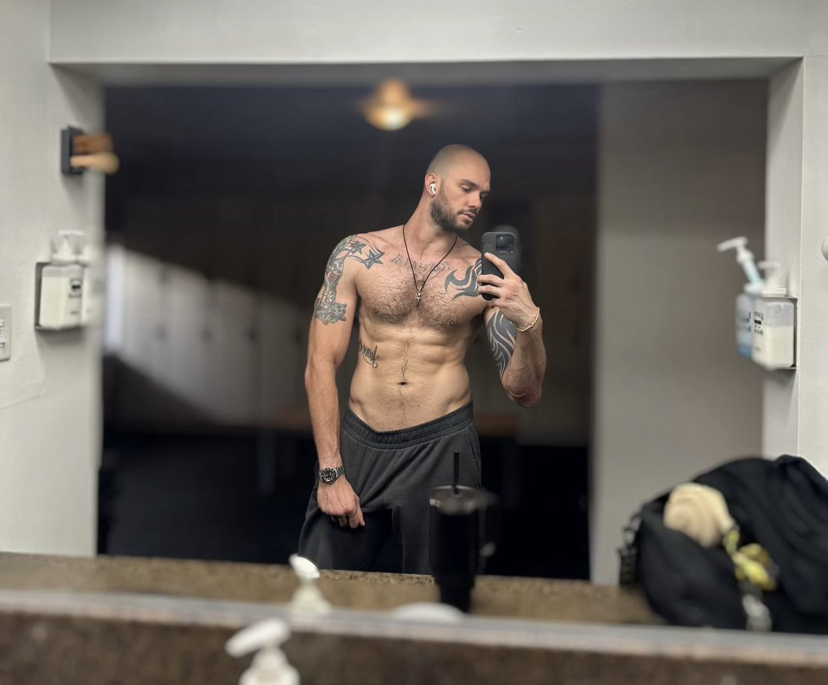 Thecliffjensen's tweet photo. You know you love it when my muscles are rock hard 🥵🥰💪🏻

Check out my spicy content: https://t.co/MFWMj9ZYKl https://t.co/b3xTQxL3zH