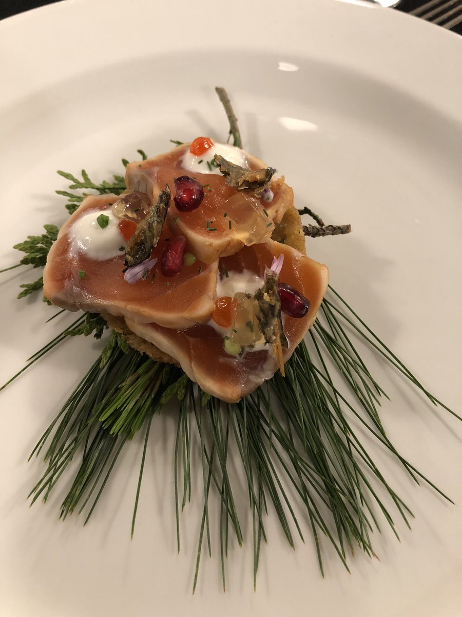 A truly sumptuous meal delivered by world-class Chef Rodrigo Pacheco along with <a href="/GrowingChefsON/">Growing Chefs! ON</a>! Pacheco’s <a href="/BocavaldiviaEC/">Bocavaldivia</a> has redeveloped 150 hectares into a sustainable, edible forest. You can’t have economic sustainability w/out environmental sustainability.
#LdnOnt #ONpoli