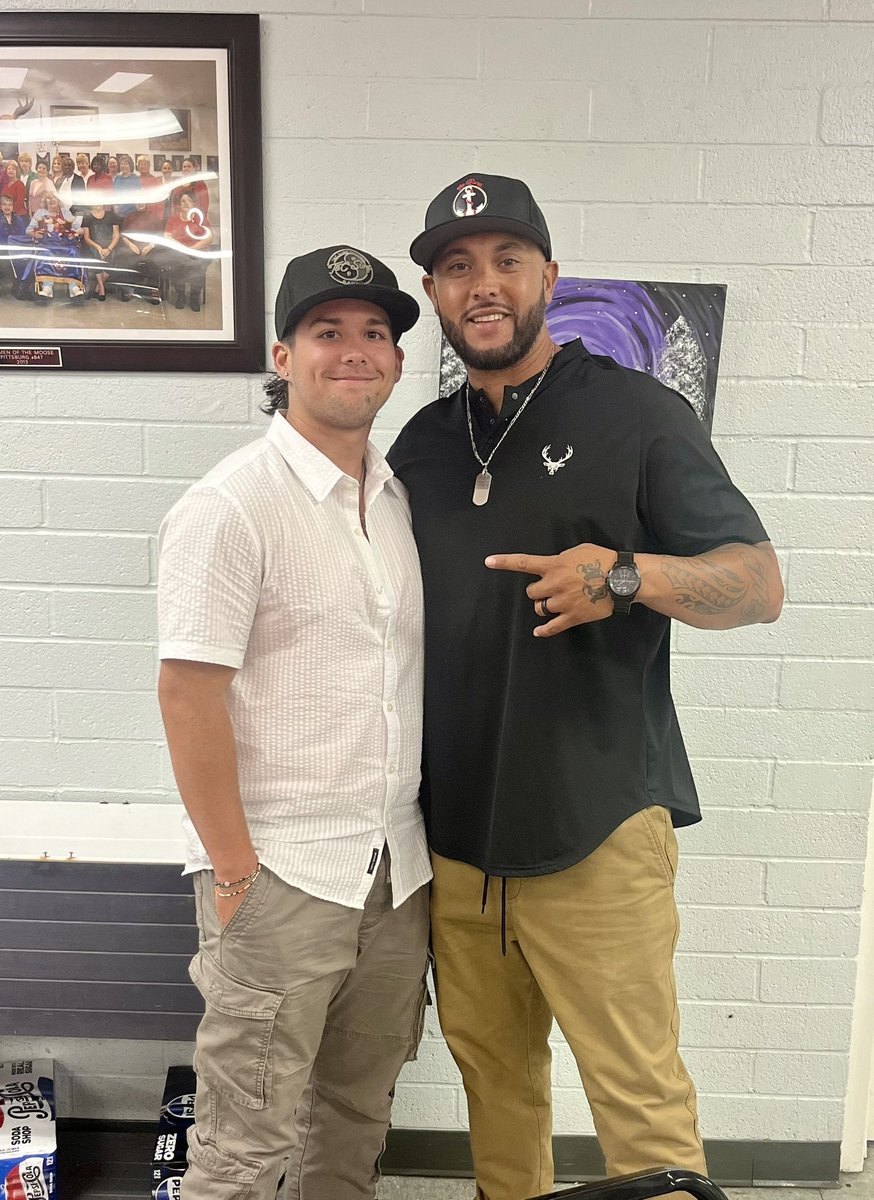 FatherOf4Lunas's tweet photo. As a coach there’s kids God puts in our life and they challenge you to bring your best everyday to work.   That kid for me has been Josh Painter.  I appreciate your dedication to this program, our city, and your belief in me as a man.  I’ll be in your corner for life pop 💯 https://t.co/mYg8Zi9dfT