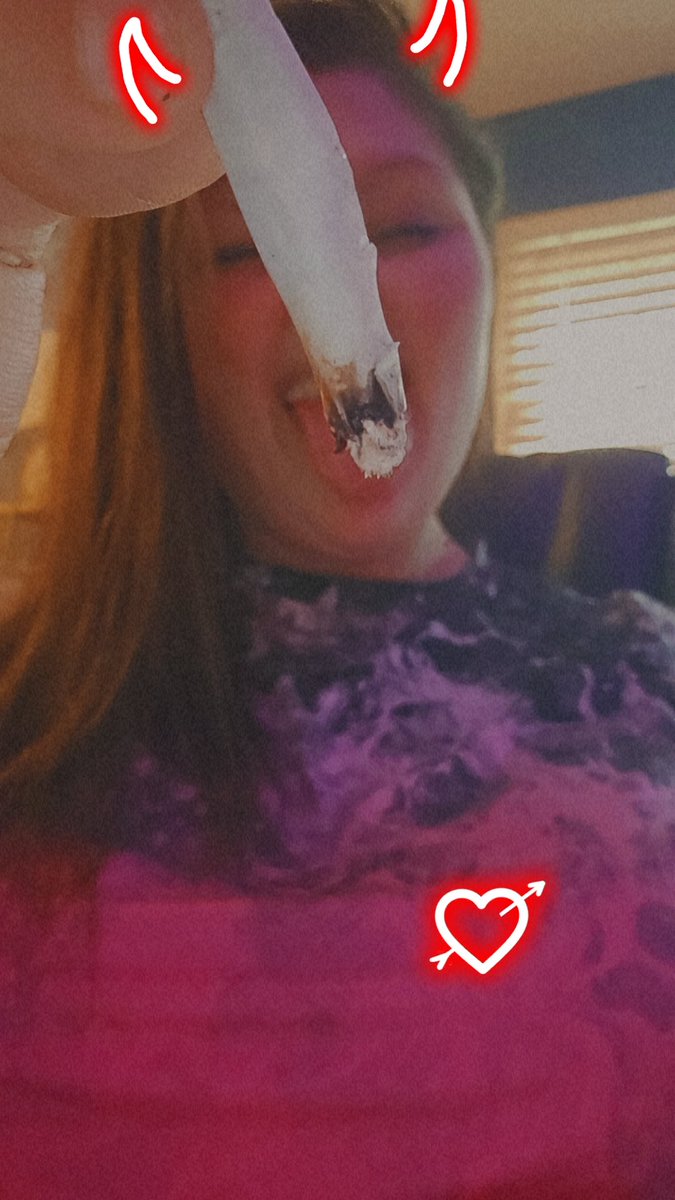 _Blakely_Rose's tweet photo. Here love, just take a hit..I promise it's gonna be okay 😇 https://t.co/oqRkz4Vy7g