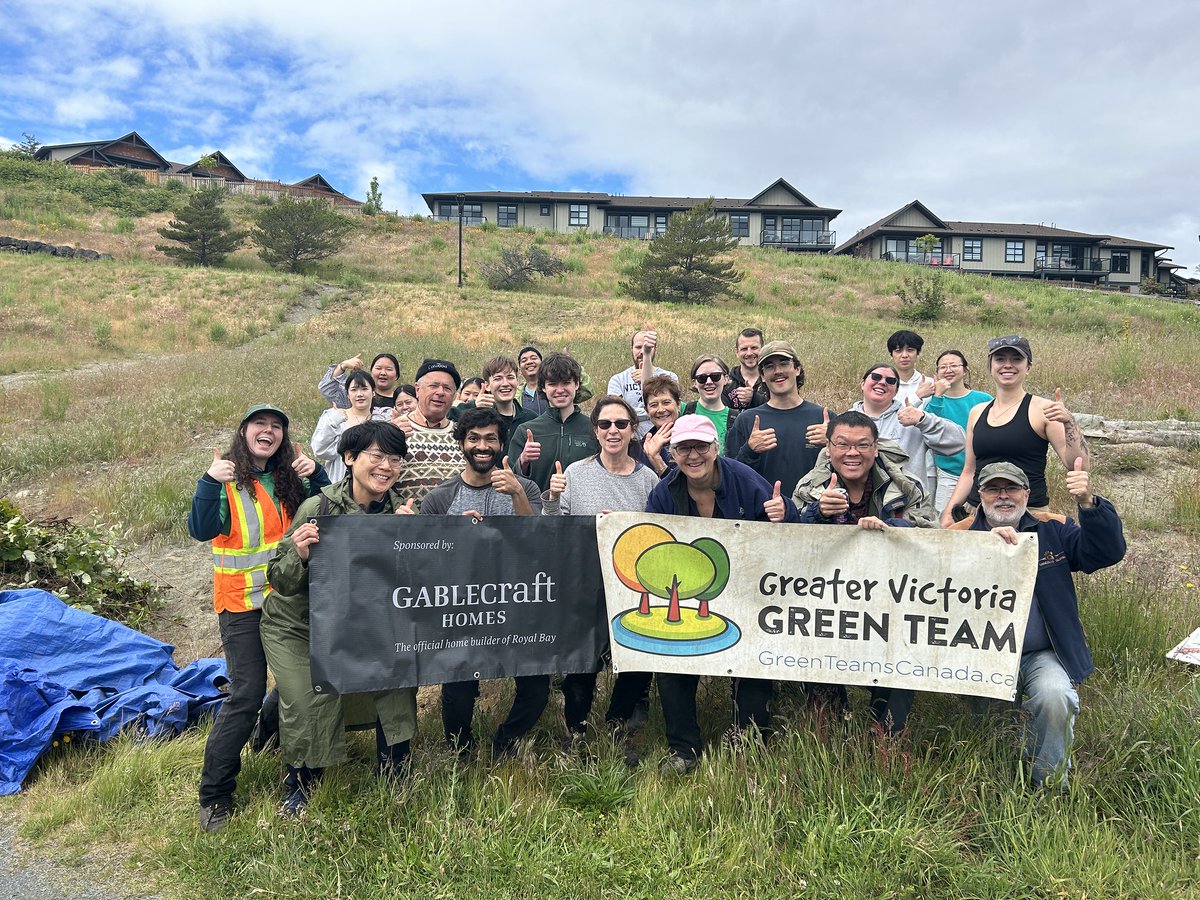 GVGreenTeam's tweet photo. Today in Murray's Pond Park, we engaged 24 community members, removed 7 cubic metres of invasives, and revitalized an area of 200 square metres all during #BCTrailsDay AND the first day of #makeadifferenceweek
Thank you @GableCraftHomes and @cityofcolwood for our partnership! https://t.co/MlnlHJN3NU