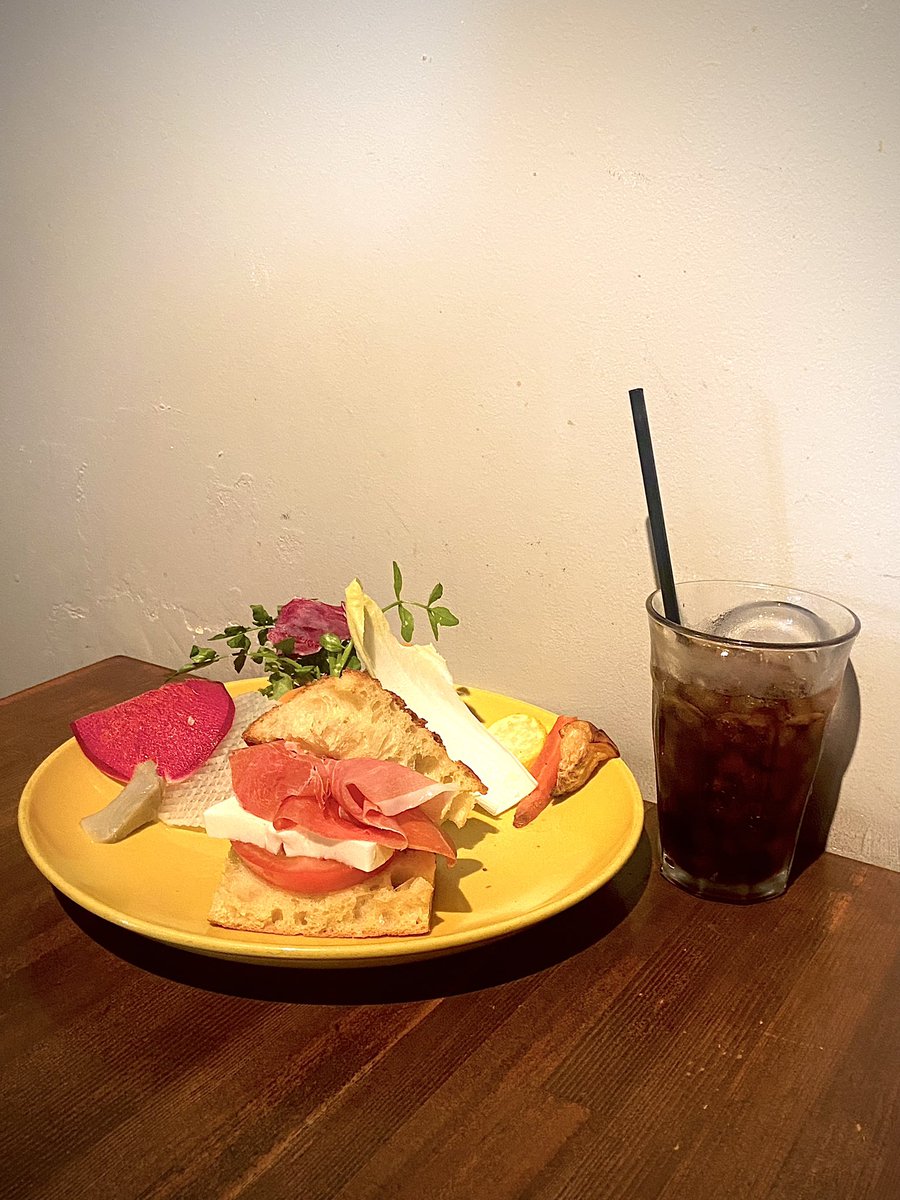 chizuruzuru's tweet photo. マザームーンカフェでのんびりご飯☺️
打ち合わせのはずが心地よくてまったりしちゃう🤣 https://t.co/nfSnjdOCeJ
