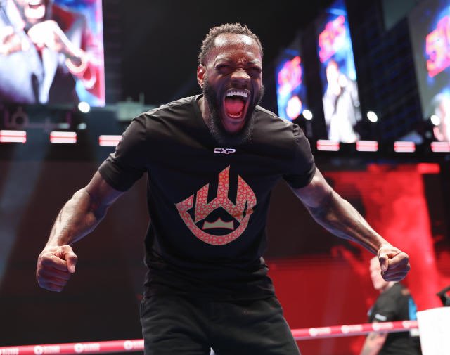 izdatyofaceee's tweet image. Salute to my guy, Deontay Wilder on a wonderful career. He achieved more than his wildest dreams and gave everything he had to the sport of boxing. Sad to see the ring retire him, but boxing is the most brutal of beautiful sports. #BombZquad