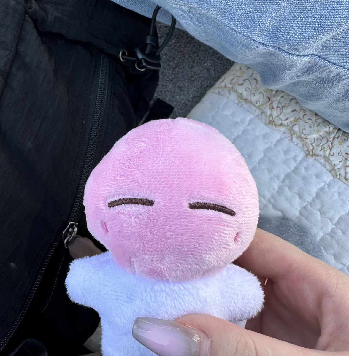 ynpeach's tweet photo. 재현이 서재페 화이티이잉 (｡◠‿◠｡) https://t.co/4LMlHWlIEj