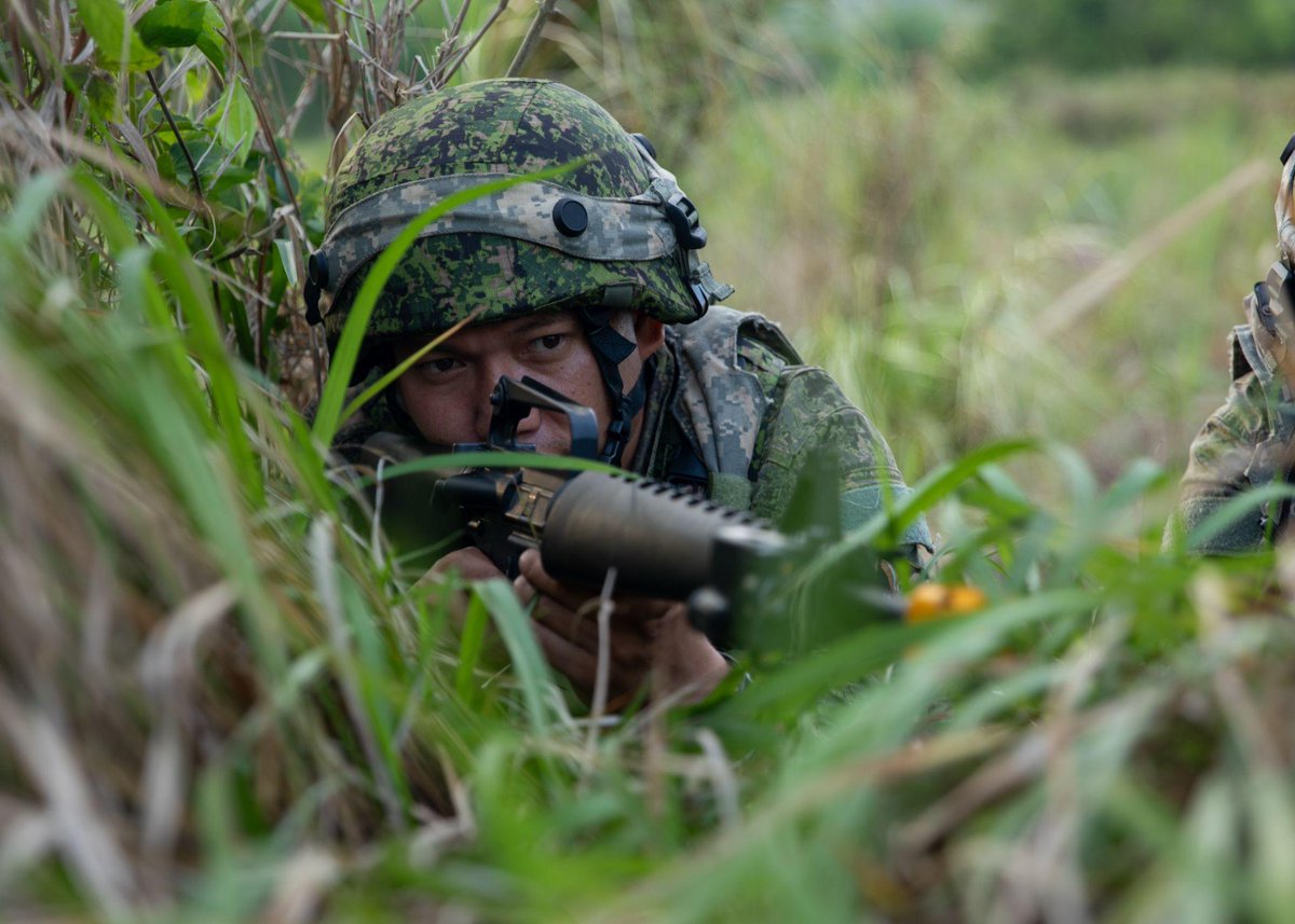 25thID's tweet photo. ⚡️Air Assault⚡
Soldiers assigned to the @25thID and @yourphilarmy conduct an air assault during the Joint Pacific Multinational Readiness Center (JPMRC-X). #JPRMC @USEmbassyPH @USARPAC https://t.co/DWHLlLb910