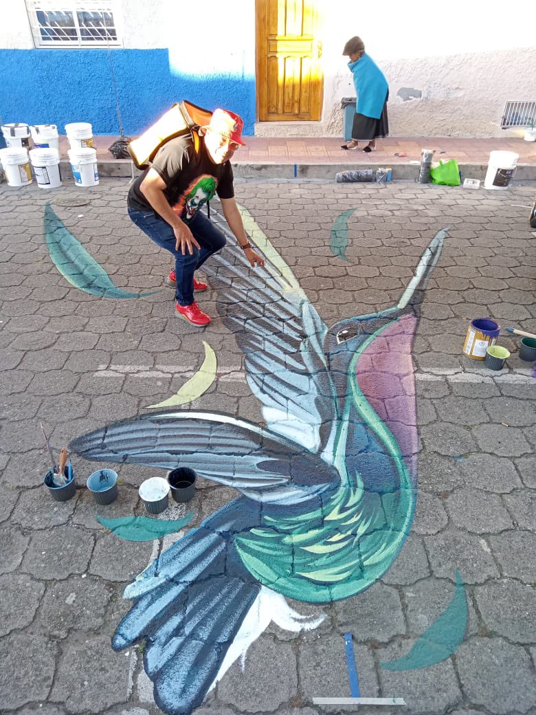 Avanzando los murales 3D en Cotacachi vendrán. Calle 9 de octubre entre Rocafuerte y Pedro Moncayo donde además encontrarás hermosas casas patrimoniales. Capaz de hacerle otra calle más peatonal con esta belleza.