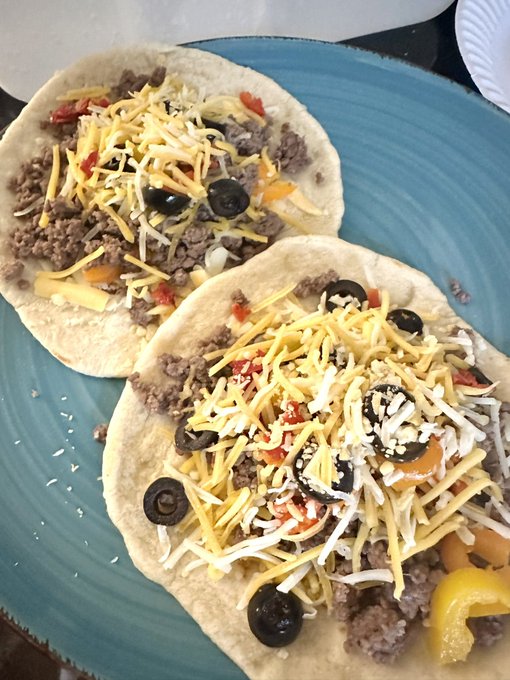 How it started/how it&rsquo;s going. Simple but gets the job done. And I maaaay have put a little too much<a href="/tag/mvsales"class="tags"><span>#mvsales</span></a>