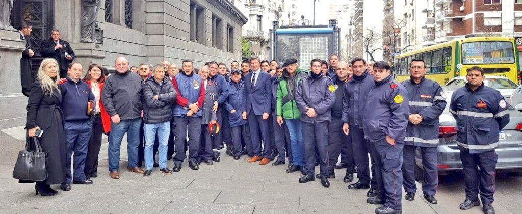 gustamenna's tweet photo. SALUDO A LOS BOMBEROS VOLUNTARIOS EN SU DÍA

Hoy se celebra el Día Nacional del #Bombero Voluntario, una fecha de la que se cumplen 140 años y que rinde un justo homenaje a los servidores públicos que todos los días arriesgan sus vidas para proteger al prójimo. 

Un saludo para todos ellos, y en especial a los bomberos voluntarios de cada una de las localidades de #Chubut que, a menudo con recursos escasos, dan lo mejor de sí en su tarea. 

Mi compromiso de seguir gestionando para apoyar su tarea, como lo hemos hecho desde el Congreso de la Nación y lo estamos haciendo desde la @LegisdelChubut

@bomberosRA @BBVVChubut