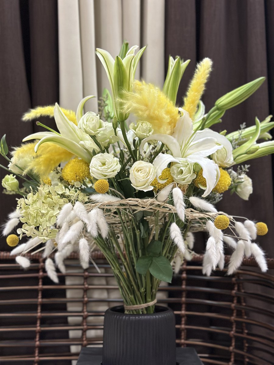 iuphils's tweet photo. Additional photos of the backstage surprises for @_IUofficial https://t.co/hGd5Xldd5d