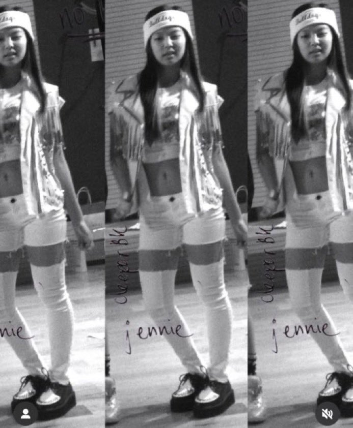 สไตลิสคนเก่าของบพในช่วง pre debut มาลงรูปเจนนี่ให้ดูในช่วงนั้น ชอบที่เค้าเขียนถึงเจนนี่ เรื่องราวต่างๆของเจนนี่ในตอนนั้นจนถึงตอนนี้ ไม่ว่าจะเป็นเจนนี่ในฐานะเทรนนี่, blackpink, ศิลปินเดี่ยว หรือ Ceo เจนนี่ก็ไม่เปลี่ยนไปเลย

"โดยส่วนตัวแล้วฉันชอบพลังฮิปฮอปของเธอมาก