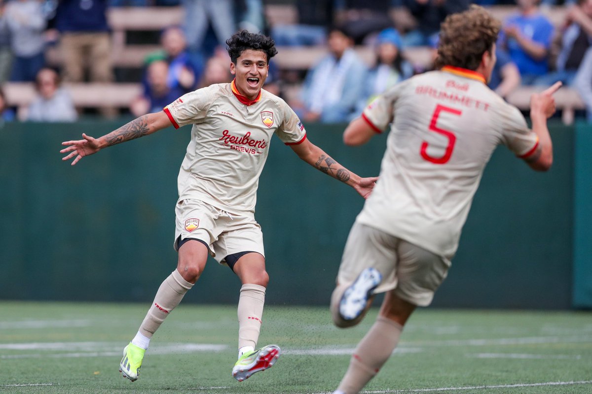 CSS_Futures's tweet image. Four favorite first half photos as @GoBallardFC leads @ws_junctionfc at the halfway mark by a score of 3-0.

Photos by our photographer on assignment, @RioGiancarlo!

#UpTheBridges #BallardFC #WalkAllWays #WSJunctionFC
