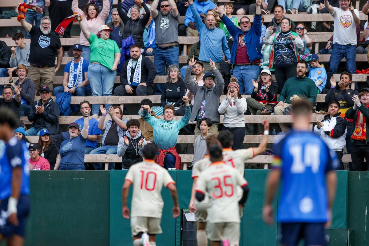 CSS_Futures's tweet image. Four favorite first half photos as @GoBallardFC leads @ws_junctionfc at the halfway mark by a score of 3-0.

Photos by our photographer on assignment, @RioGiancarlo!

#UpTheBridges #BallardFC #WalkAllWays #WSJunctionFC