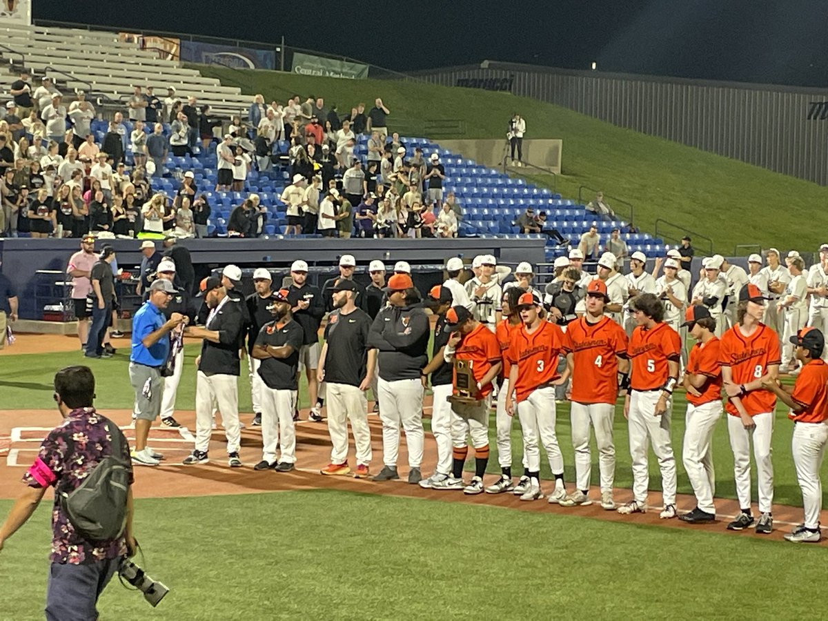 It didn’t end like we wanted, but congratulations to @HardballWg on their historic run to the State Championship Game. Proud to be a Statesmen!!!
