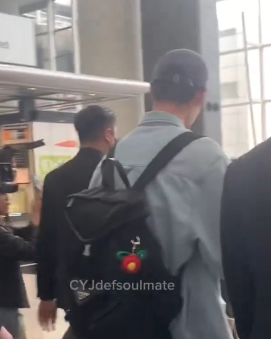 팬서비스도 해주고... 게다가 키링까지 인증해주다니... 귀여워
#이재욱 #leejaewook