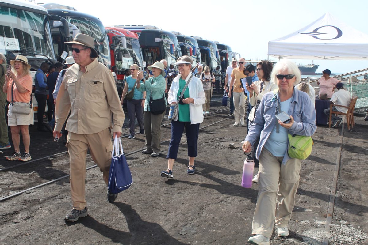 Le jeudi 30 mai 2024, l’agence de voyages et de tourisme ALBA TRAVEL SERVICE, en collaboration avec le ministère de la culture et du tourisme a accueilli au Port Autonome de Lomé (PAL), le bateau de croisière MS NAUTICA d’Oceania Cruises des USA.... 
tourisme.gouv.tg/le-bateau-de-c…