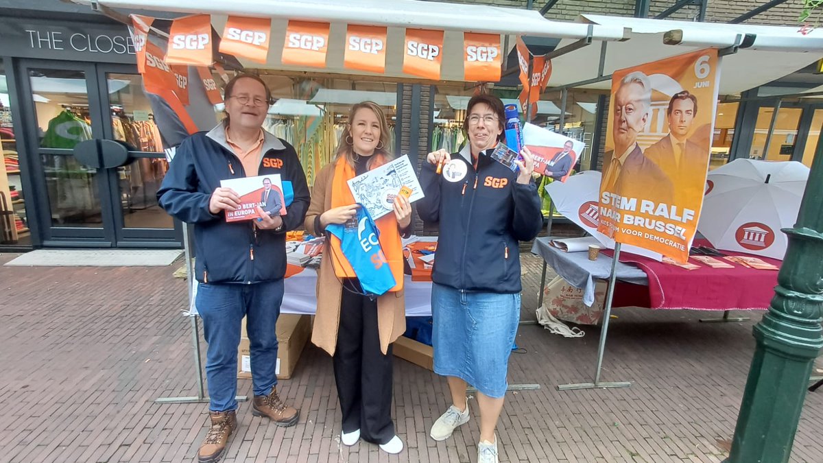 bertbrouwer70's tweet image. Mooie SGP campagnedag in @Gemeente_Huizen zaterdag
met onder andere @RobBource #Lindenlaan #oudedorp

#TeamSGP
#EUverkiezingen2024
#EP24
#6june