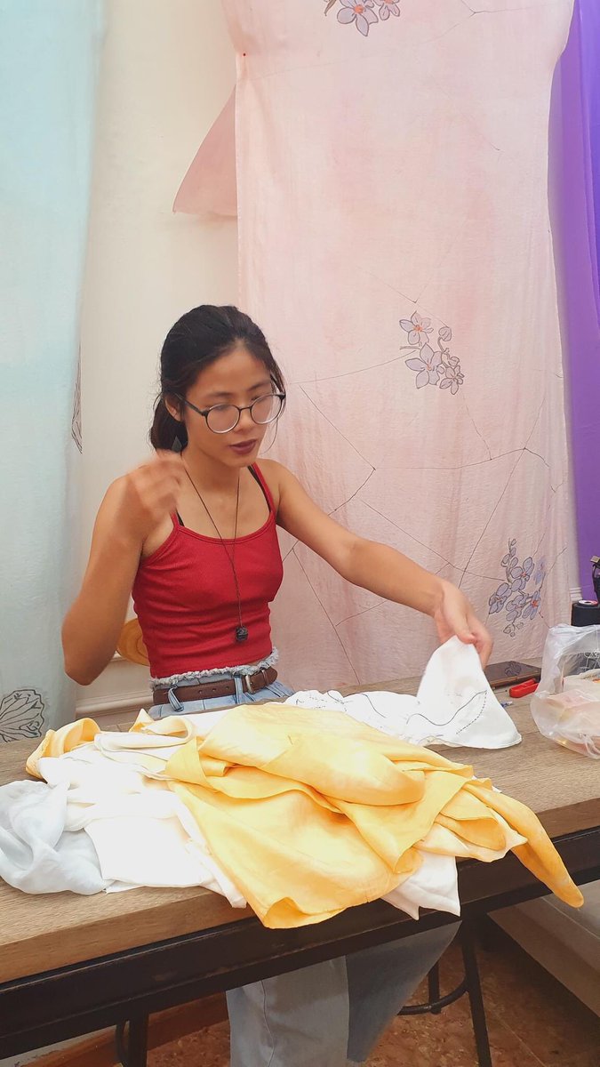 kimcatsilk's tweet photo. Workshop nhuộm lụa tơ tằm bằng màu nhuộm tự nhiên ở Kimcatsilk đã thu hút các gia đình đến trải nghiệm. https://t.co/NxVYjF9xMF