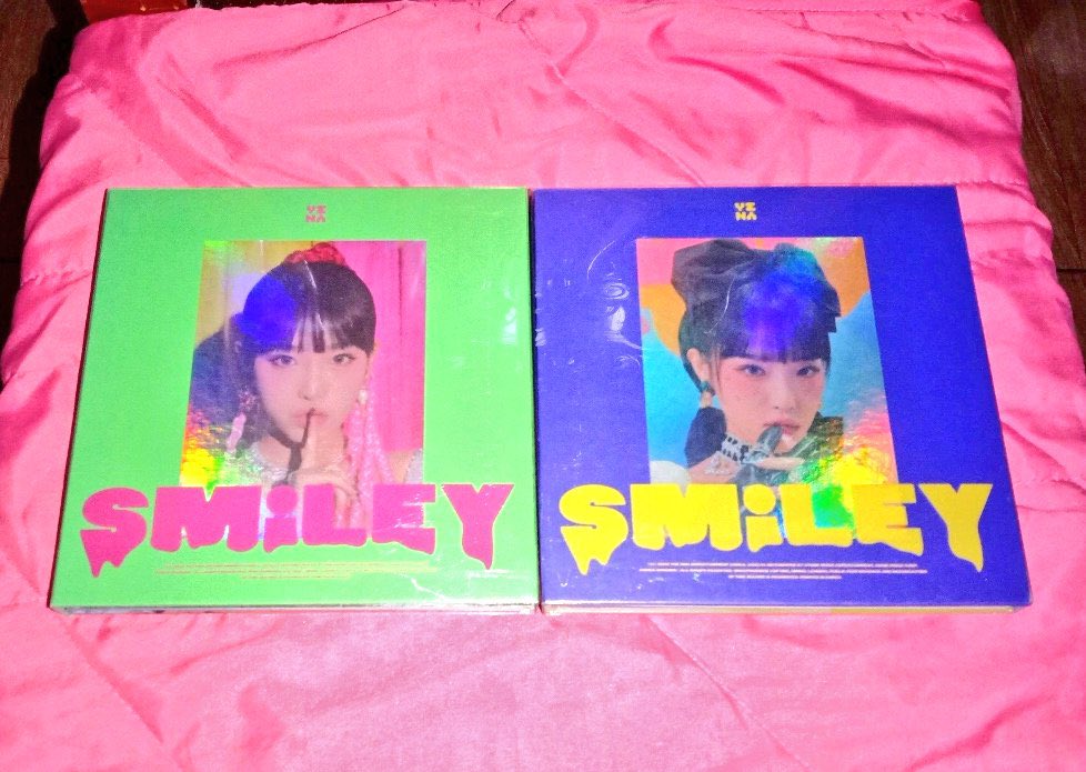 kokoszn's tweet photo. wts lfb is anyone inch with yena dicon from izone or smiley album? rfs need to declutter and i’ve quitted collecting 🥺

loc: rizal, ph
price: kahit magkano just dm or reply your budget !! https://t.co/kP8wuj6lGC