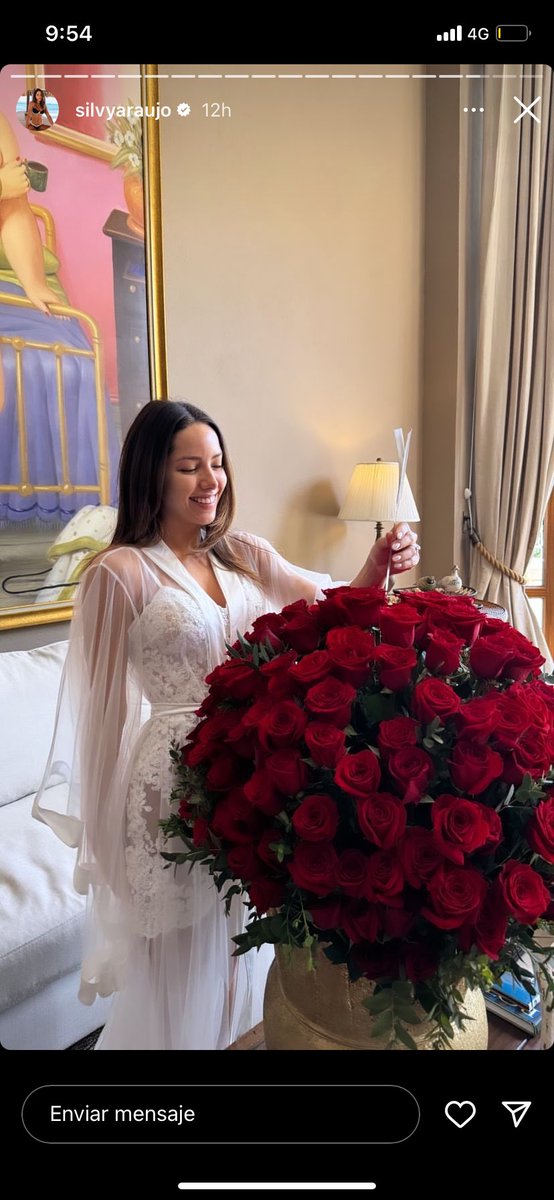kyts03's tweet photo. Si mi futuro esposo no me envía flores como le enviaron a Silvy Araujo mientras se arreglaba para su boda, no me caso!!! https://t.co/6lL9ATT9xp