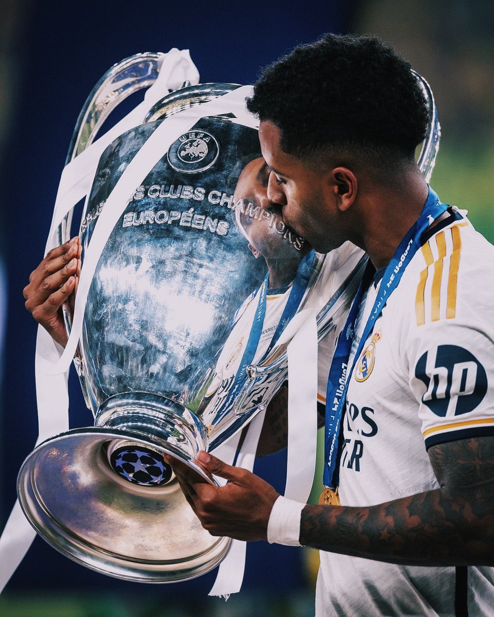 FabrizioRomano's tweet photo. ⚪️🇧🇷 Rodrygo confirms once again: “Of course, I’m gonna stay at Real Madrid”.

“Why should I leave?! I’m staying”. https://t.co/SpQ9Yc12Ds