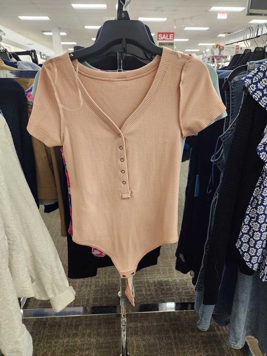 Just a reminder:

Retail👏workers👏don't👏want👏to👏touch👏your👏coochie👏

Hang the bathing suit bottoms you tried on up AND button the damn crotch snaps on the body suit you tried on.
