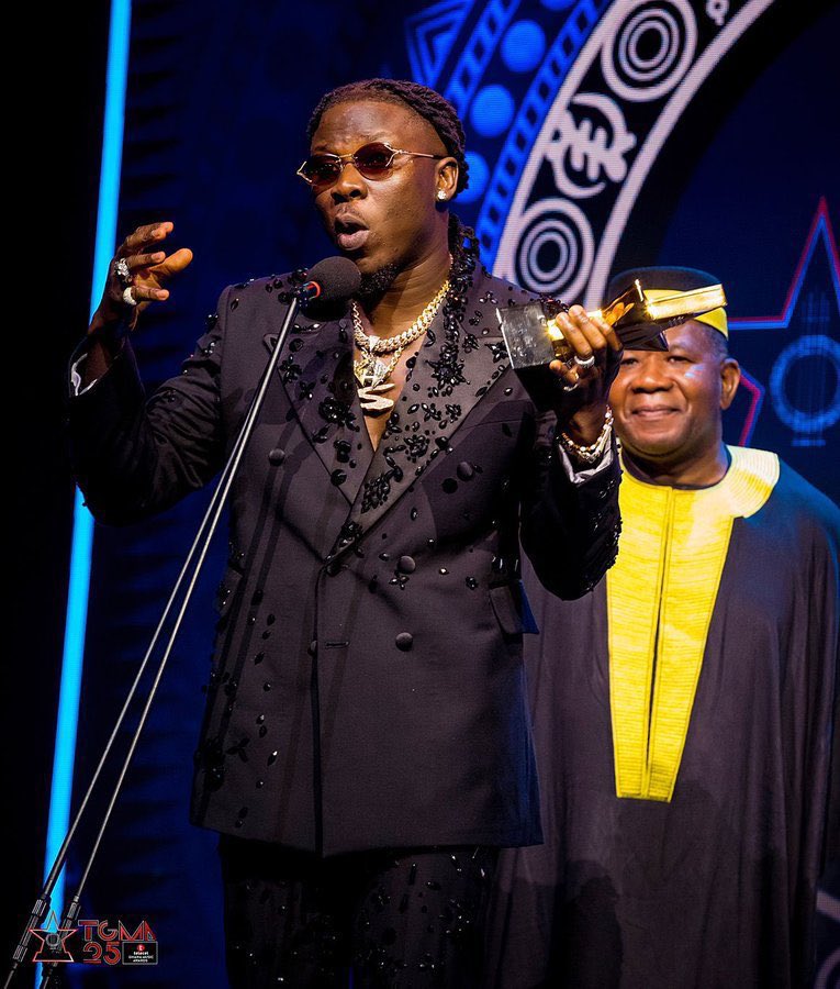 GeorgeAnagli's tweet photo. Artiste of The Year - Stonebwoy. Well deserved!! 👏🏽 https://t.co/a0dbQ7ORFs