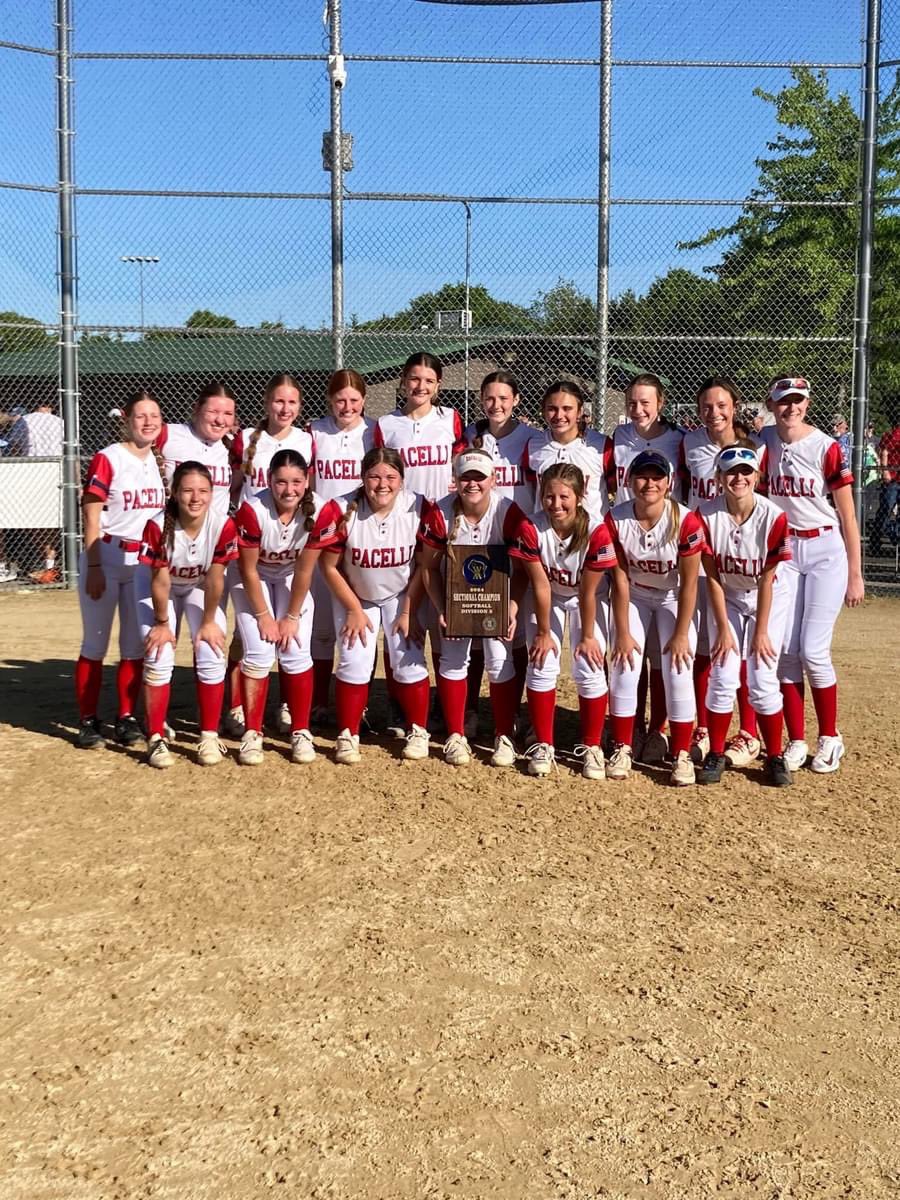 kaylin_yenter's tweet photo. We are headed back to Goodman field after a 10-0 W in the sectional final game! Couldn’t be more proud to be apart of this team❤️🥎🫡#seeyouatgoodman https://t.co/4VUp13KGV5