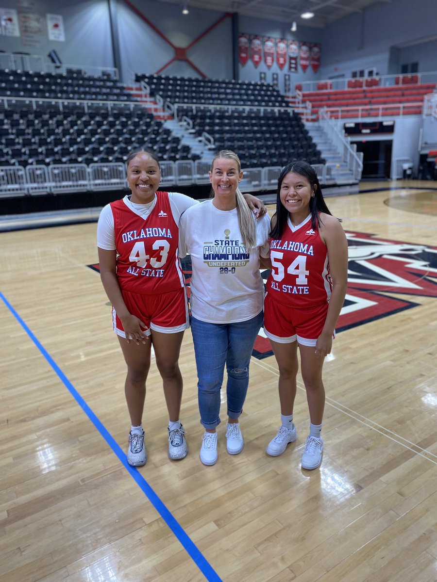 El Reno Lady Indians Basketball (@erladyindians) on Twitter photo Proud of you <a href="/paulinee_bh/">pauline black-harmon</a> and <a href="/nazhonisleeper/">Nazhoni Sleeper</a> for earning <a href="/OGBCA1/">OGBCA</a> All-State!
Glad your team pulled out the WIN! πͺπΌπͺπΌ
#stillundefeated #statechamps #Goddid Proud of you <a href="/paulinee_bh/">pauline black-harmon</a> and <a href="/nazhonisleeper/">Nazhoni Sleeper</a> for earning <a href="/OGBCA1/">OGBCA</a> All-State!
Glad your team pulled out the WIN! πͺπΌπͺπΌ
#stillundefeated #statechamps #Goddid