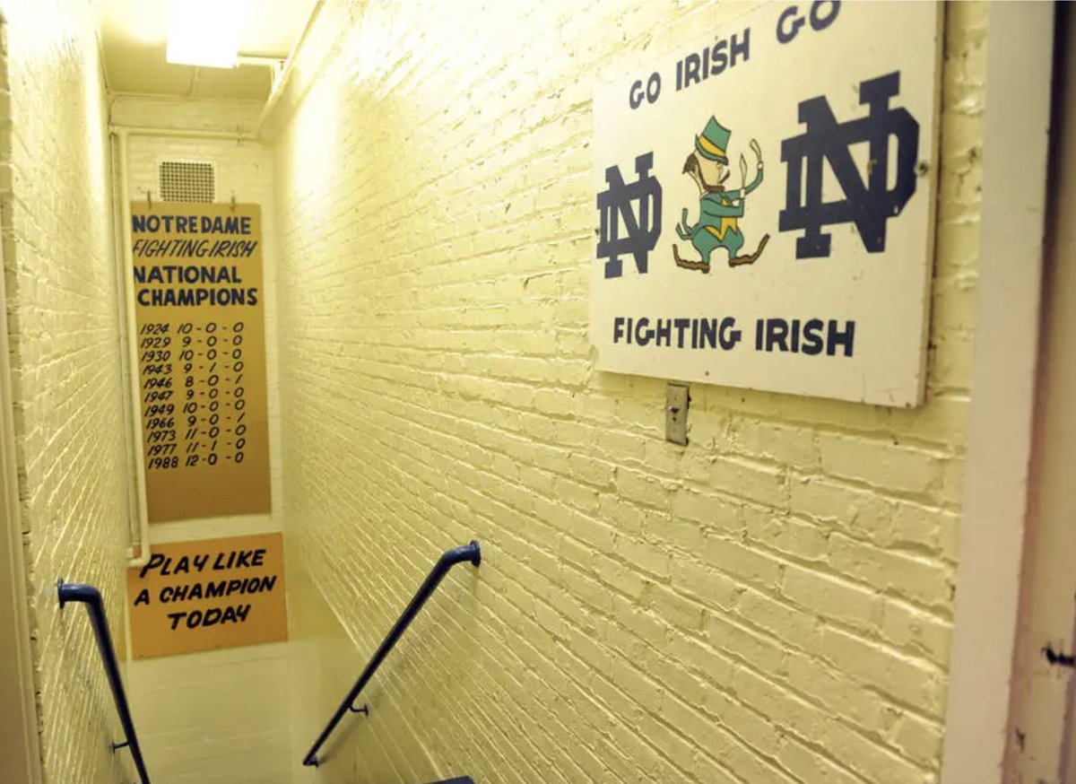 MiskivRedJacket's tweet photo. @MikeTSinger @NoahGrubbsQB @baylintrujillo God, Country, Notre Dame https://t.co/RL9zok0asZ