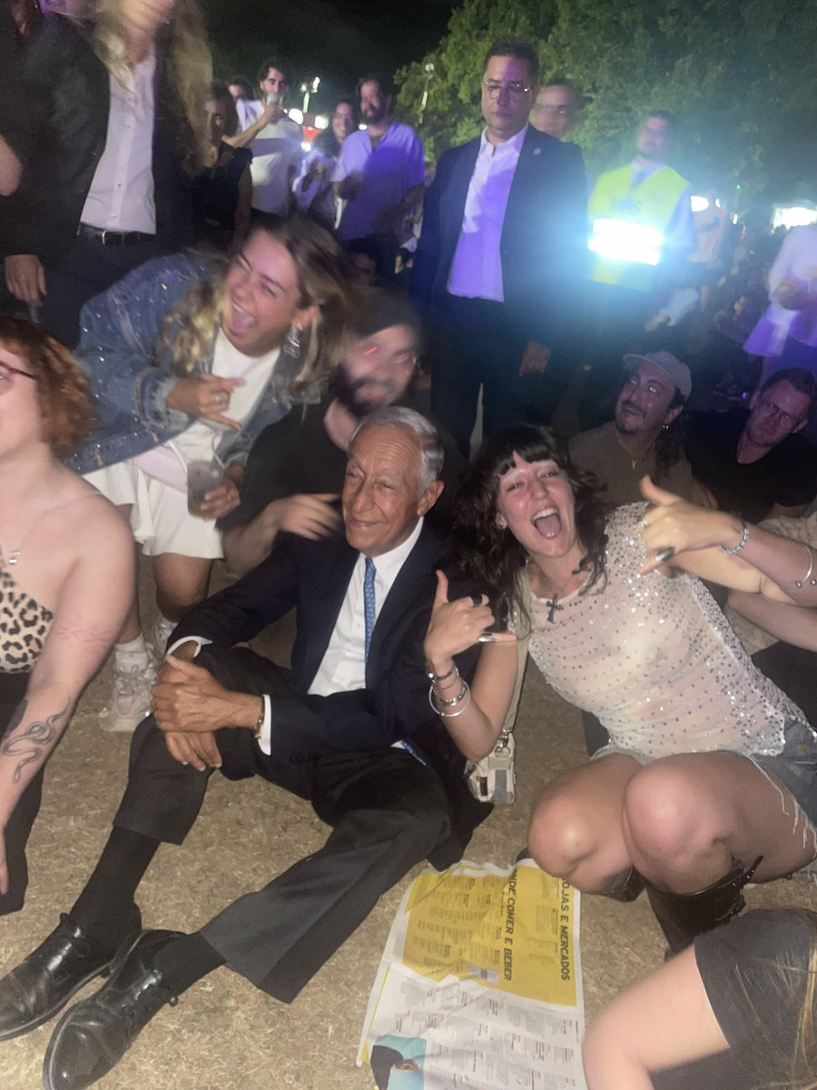 Mariana (@marimocaz) on Twitter photo 