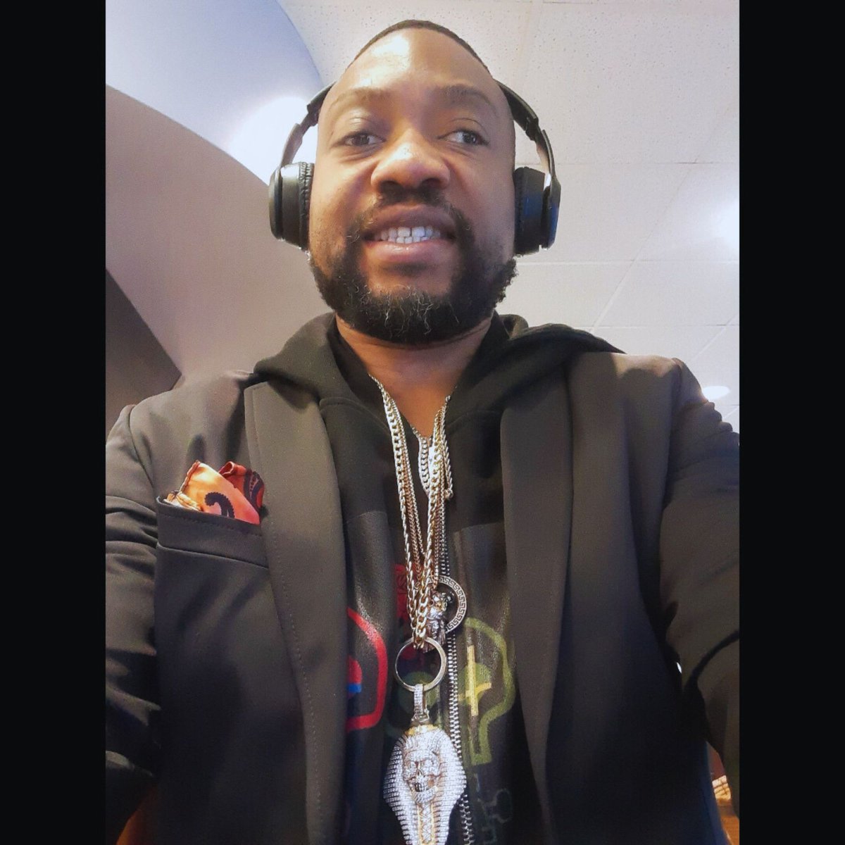 B8dguyA's tweet photo. Check out #B8dguythaalchemi Musiq 🎶 🎵 ⏹ 🪕 🎼 💿 🎶 

Making Tracks Daily!!!!

Over 400 Tracks, Songs, Beats on Rotation!!! 

https://t.co/r6Utw4YnI4 https://t.co/J9bz4jEuKe