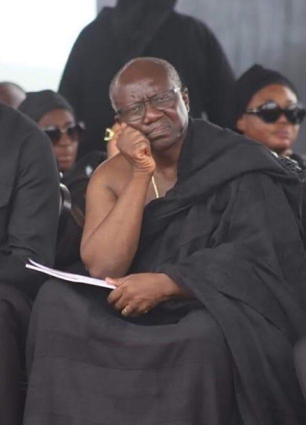 KpalumoAny3mi's tweet photo. Family head of King Promise RN #GeneralEveriWhere #25thTGMA https://t.co/WhQyg6iuJL