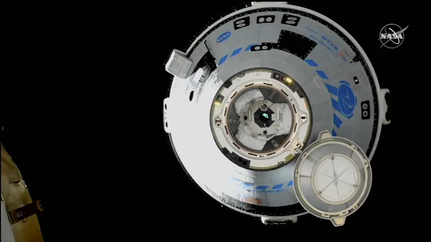 #OnThisDay 3 years ago, the Boeing #Starliner docked for the first time ever to the Internation Space Station, during the OFT-2 mission. Although uncrewed, it was a crucial milestone for the program 🚀