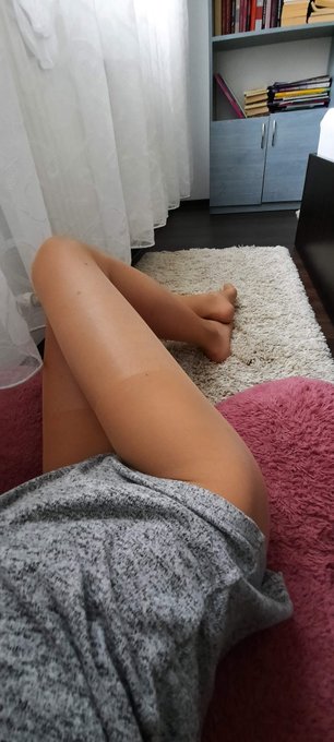 Fresh out of the oven: today's hot look 🔥👀  #pantyhose #nylonfetısh #nylonlovers #legs #longlegs #model<a href="/tag/pantyhose"class="tags">#pantyhose</a><a href="/tag/model"class="tags"><span>#model</span></a><a href="/tag/legs"class="tags"><span>#legs</span></a><a href="/tag/modellife"class="tags"><span>#modellife</span></a><a href="/tag/longlegs"class="tags"><span>#longlegs</span></a><a href="/tag/nylonlovers"class="tags"><span>#nylonlovers</span></a>