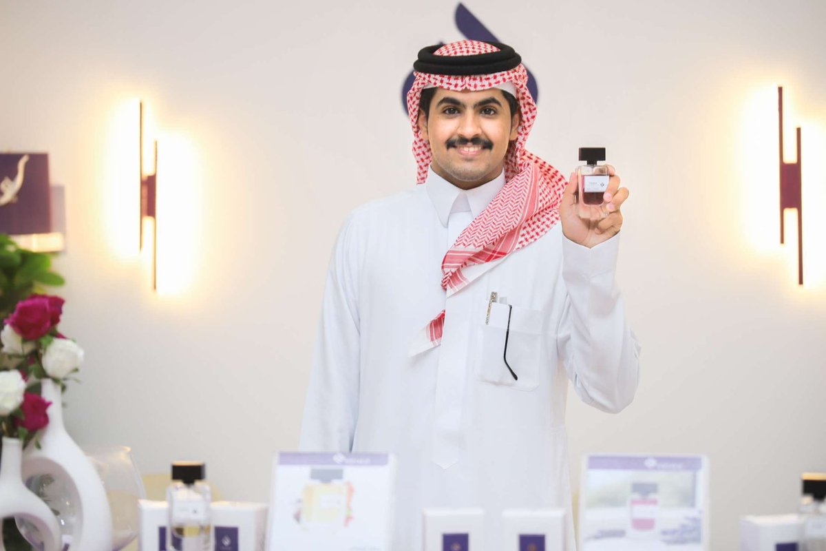 Z503ED's tweet photo. لقطة اليوم من افضل براند ( عطور ستولز💜)
@Rathth0 
@llGABR 
#جبر_المداريه@STOLZ_220 
 #جبر_في_معرض_العطور https://t.co/pLqQurBPuo