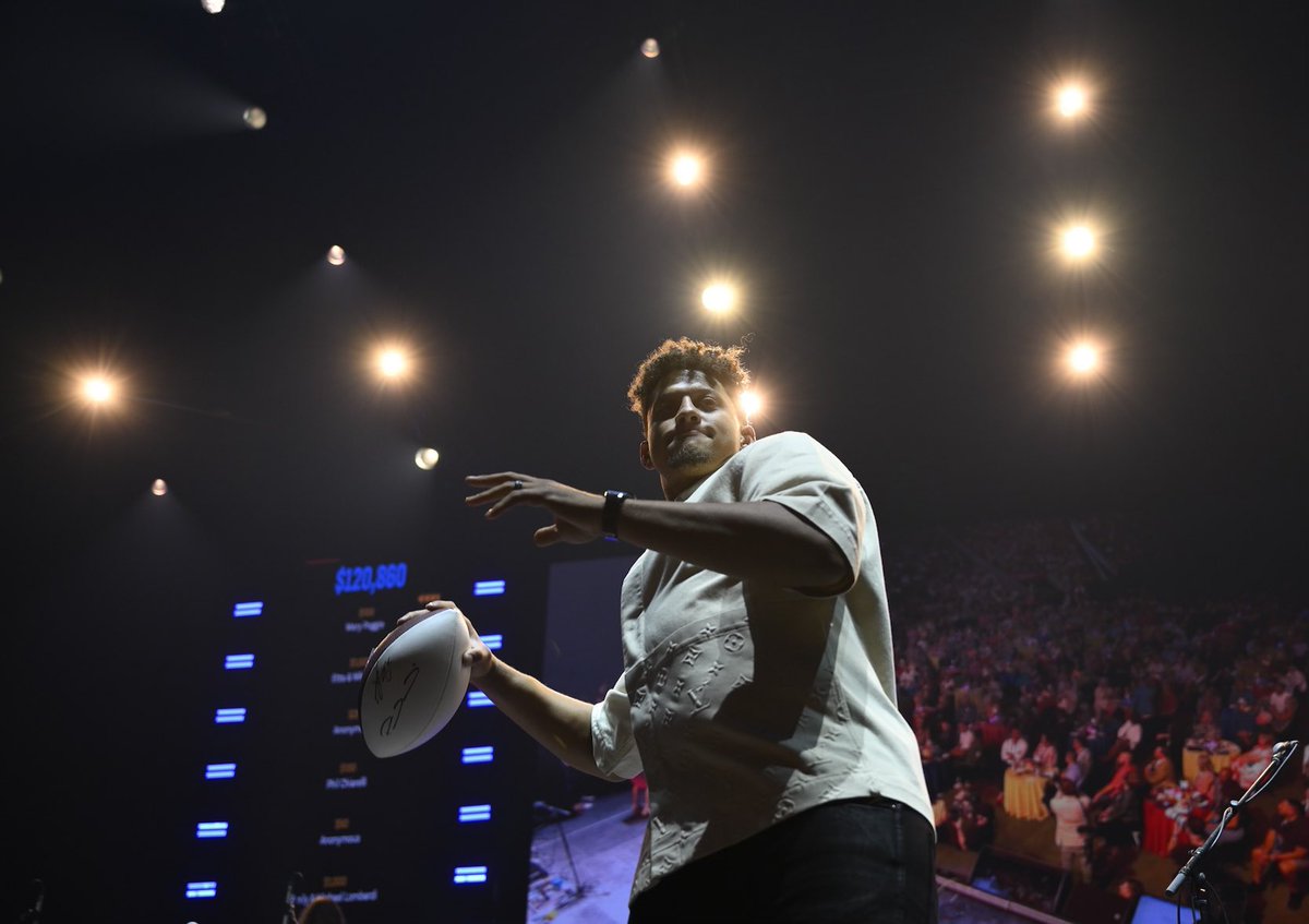 Sharon Hoffmann tweet media