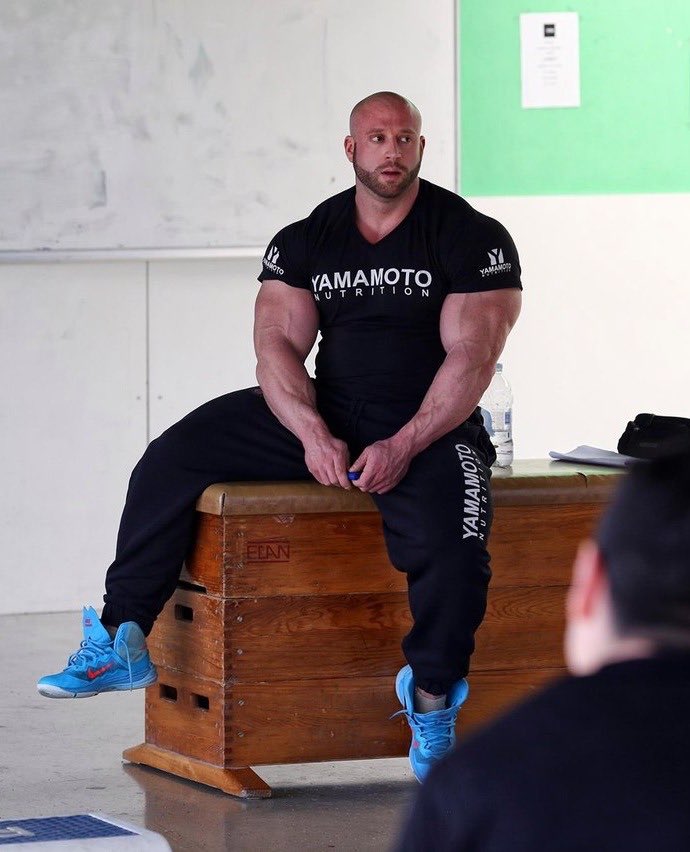 baldmuscle's tweet photo. Croatian beefy stud Petar Klančir 🇭���� So fucking handsome 😍 https://t.co/RzKGsb8HT6